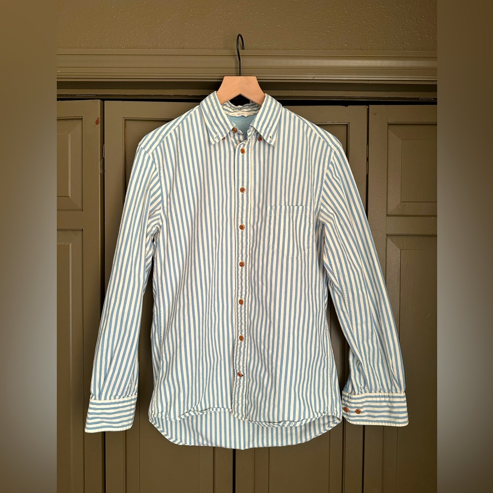 NN 07 Button up